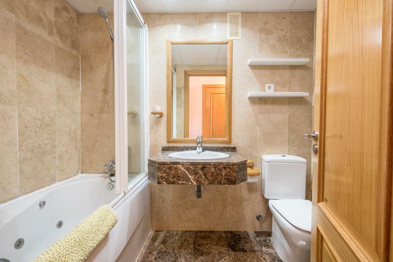 Apartamento Parque Litoral Malaga Luaran gambar